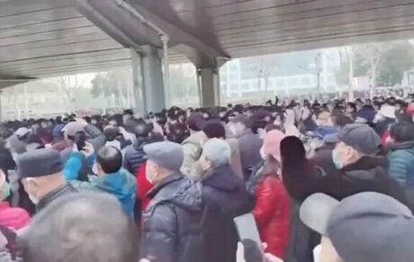 تظاهرات بازنشستگان چینی در اعتراض با کاهش مزایا