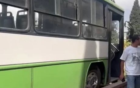 سرقت منجر به تصادف اتوبوس شهری در کرمان توسط جوان ۲۱ ساله + ویدئو