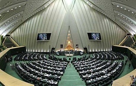 وزیر پیشنهادی صمت، نیامده مجلس را ترک کرد!