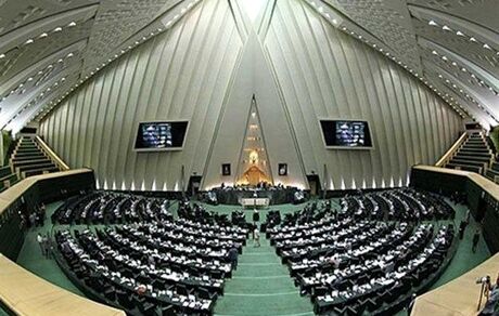 وزیر پیشنهادی صمت، نیامده مجلس را ترک کرد!