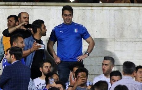 تشکر بازیگرِ استقلالی از ژنرال