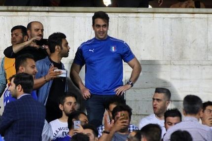 تشکر بازیگرِ استقلالی از ژنرال