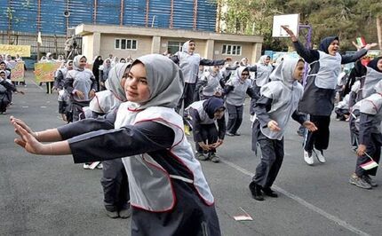آلودگی هوا، زنگ ورزش فردای مدارس تهران را تعطیل کرد