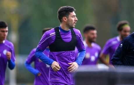 هافبک استقلال وارد تهران شد