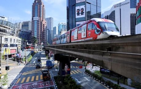 بحران سوخت بخاطر تنگه هرمز، کارمندان را در مالزی دورکار کرد