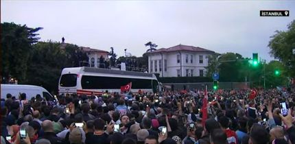 اردوغان از بابت خوشحالی زیر آواز زد