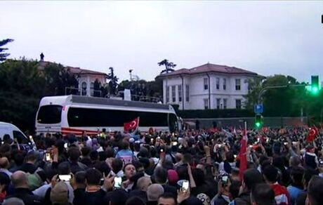 اردوغان از بابت خوشحالی زیر آواز زد