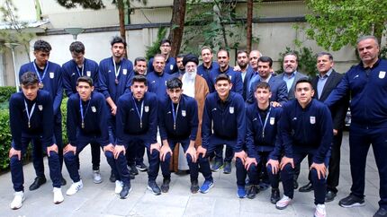 دیدار تیم ملی والیبال دانش‌آموزی ایران با رهبر معظم انقلاب