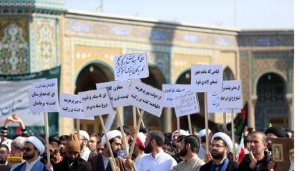 روحانی را از قم تهدید به «استخر فرح» کردند 
