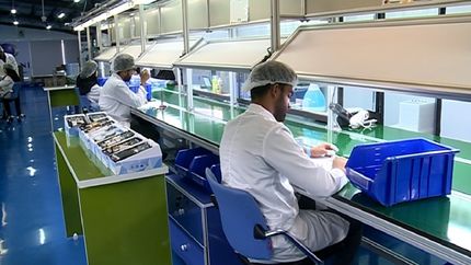 راه‌اندازی کارخانه تولیت تلفن همراه و تبلت در بندرعباس با ظرفیت سالانه ۱.۲ میلیون دستگاه