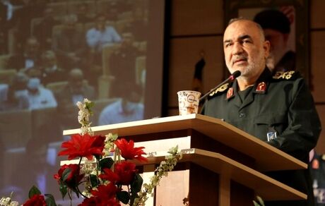 اجازه نمی‌دهیم که دست دشمن به حریم امنیت ما برسد