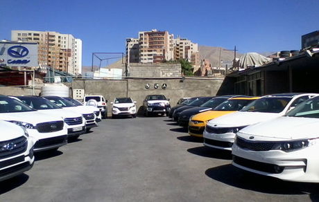 ریزش‌های عجیب قیمت خودرو در سایه نبود مشتری 