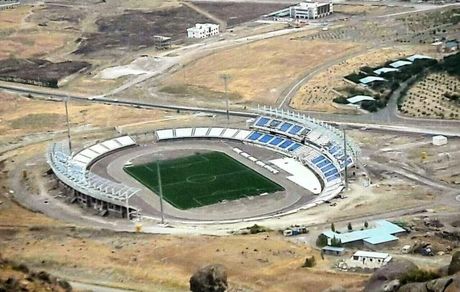 ورزشگاه زنجان بعد از ۲۰ سال تمام نشد
