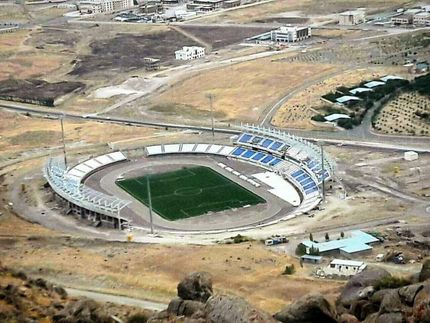 ورزشگاه زنجان بعد از ۲۰ سال تمام نشد