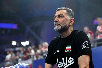 ویزای سرمربی تیم ملی والیبال باز هم نیامد