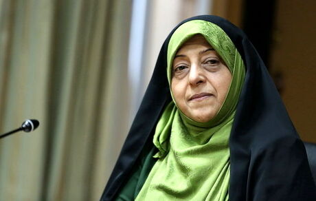معصومه ابتکار: کرونا را سیاسی نکنید