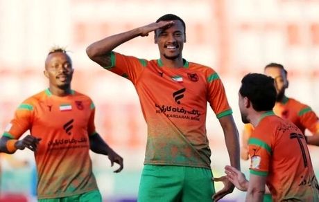 فولاد، مدافع خارجی مس رفسنجان را جذب کرد