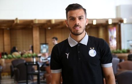 مدافع ناراضی در استقلال ماندنی شد