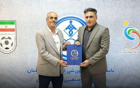قرارداد سرمربی استقلال خوزستان تمدید شد