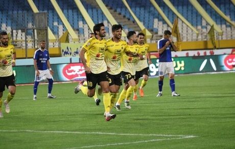 
پیروزی راحت سپاهان برابر گل گهر
