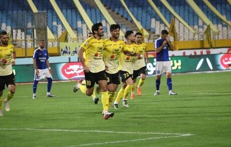 
پیروزی راحت سپاهان برابر گل گهر
