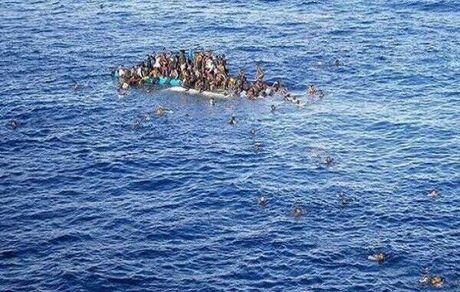 مفقود شدن ۴۲ نفر در واژگونی کشتی حامل پناهجویان در سواحل لیبی