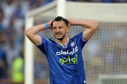 مهاجم استقلال به ذوب آهن پیوست