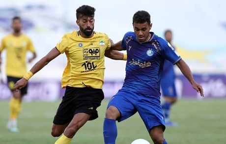 عجیب، استقلال صدرنشین است ولی سپاهان قهرمان