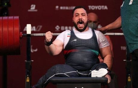 پارالمپیک ۲۰۲۰: اولین مدال طلای ایران در وزنه برداری بدست آمد