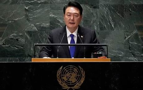 توهین عجیب کره‌شمالی به رئیس جمهور همسایه جنوبی: مغز او شبیه آشغال است!