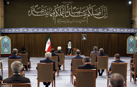 آمریکایی‌ها کاملاً ناجوانمردانه و خباثت آلود برخورد می‌کنند / دولت دوازدهم در برخی بخش‌ها طبق انتظارات عمل کرد و در برخی بخش‌ها انتظارات را برآورده نکرد