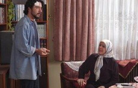 بازپخش یک سریال قدیمی از تلویزیون