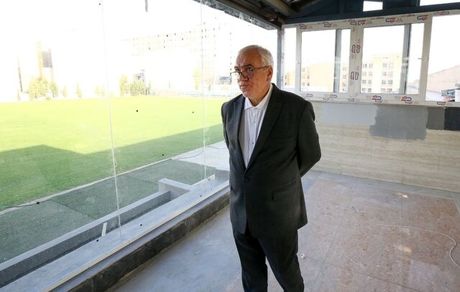 فتح‌الله‌زاده: هیچ بانکی ۱۰۰ میلیارد تومان نمی‌دهد تا طلب استراماچونی را بدهیم