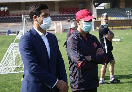 جلسه فنی سرخپوشان و نشست شکوری با گل‌محمدی در تمرین امروز پرسپولیس