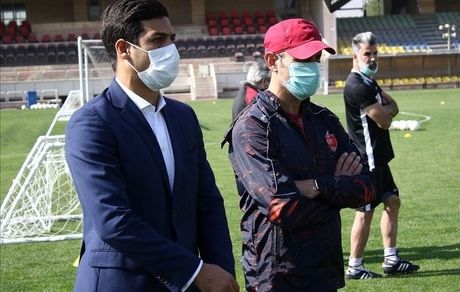 جلسه فنی سرخپوشان و نشست شکوری با گل‌محمدی در تمرین امروز پرسپولیس