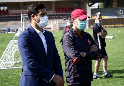 جلسه فنی سرخپوشان و نشست شکوری با گل‌محمدی در تمرین امروز پرسپولیس