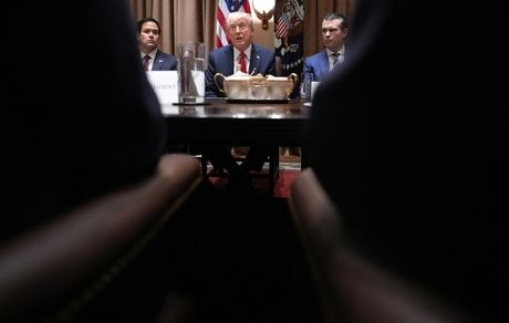 ترامپ: می‌خواهیم چین در آمریکا سرمایه‌گذاری کند