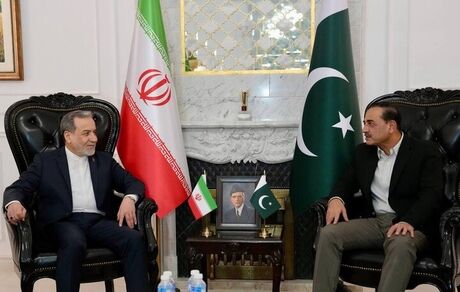عراقچی با فرمانده ارتش پاکستان رایزنی کرد