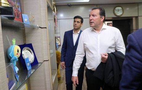 ویلموتس جواب فدراسیون را نداد