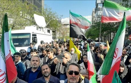 مراسم چهلمین روز شهادت مقام معظم رهبری با حضور آحاد مردم برگزار شد