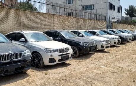 کشف ۱۴ دستگاه خودوری BMW X4 قاچاق از یک پارکینگ در تهران