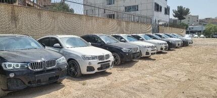 کشف ۱۴ دستگاه خودوری BMW X4 قاچاق از یک پارکینگ در تهران