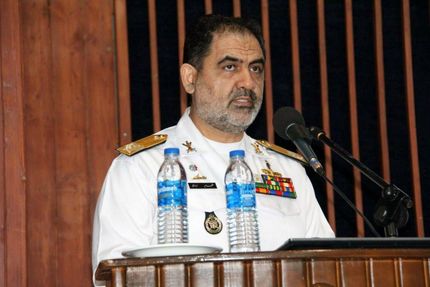 امیر ایرانی:نیروی دریایی همانند دفاع مقدس از شاهرگ‌های اقتصادی دفاع می‌کند