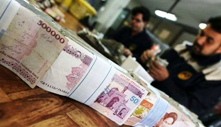 این کارمندان، وام نیم میلیاردی می‌گیرند
