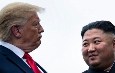 
ترامپ: احتمالا به زودی با کیم دیدار می‌کنم/ تحریمی علیه کره شمالی در نظر ندارم
