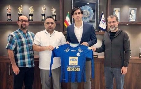 توضیح باشگاه استقلال درباره جذب مدافع پرسپولیس