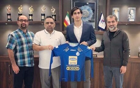 توضیح باشگاه استقلال درباره جذب مدافع پرسپولیس