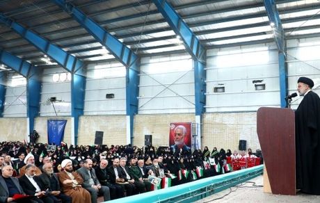 در حوزه تولید، تجارت و صادرات، رکورد ۴۰ ساله اخیر شکسته شده است / آینده برای جوانان روشن است