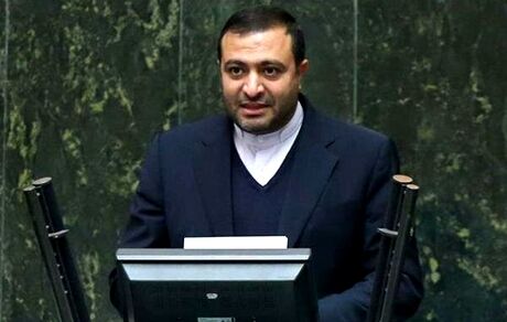 علیزاده: افزایش دامنه نوسانات در بورس باعث کاهش صف‌های فروش می‌شود