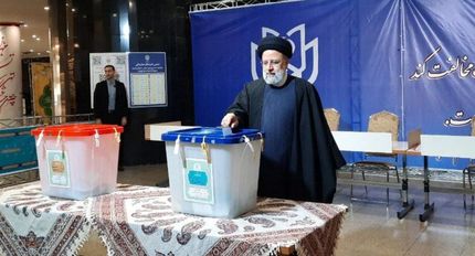 رئیس جمهور رای خود را به صندوق انداخت